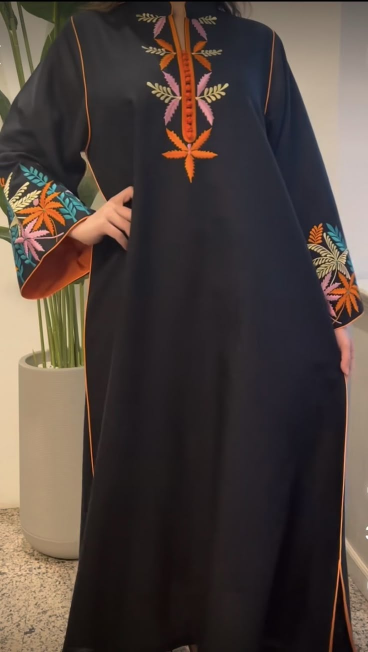 جلابة نسائية صوف شتوي بتطريز - موديل الشمس (تخفيض خاص)